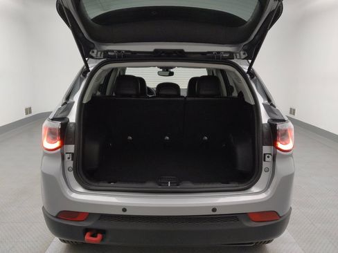 Used 2019 Jeep Compass Trailhawk AWD/4WD image 29
