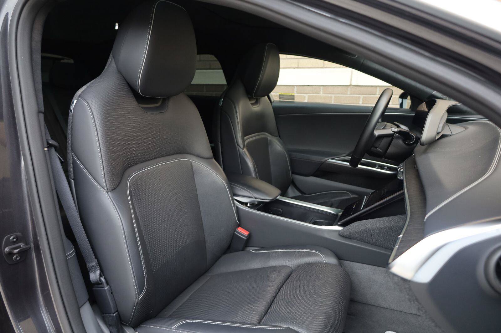 Used 2025 Lucid Air Touring AWD/4WD image 30