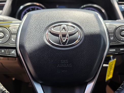 Used 2019 Toyota Camry SE w/ Carpet Mat Package FWD image 30