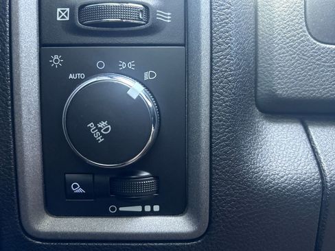 Used 2017 RAM 1500 Express image 4