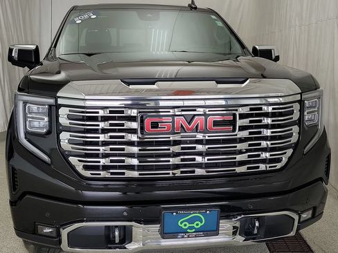 Certified 2023 GMC Sierra 1500 Denali w/ Denali Reserve Package AWD/4WD image 3