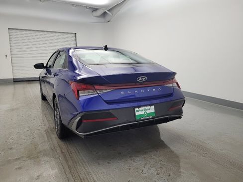 Used 2025 Hyundai Elantra SEL image 6
