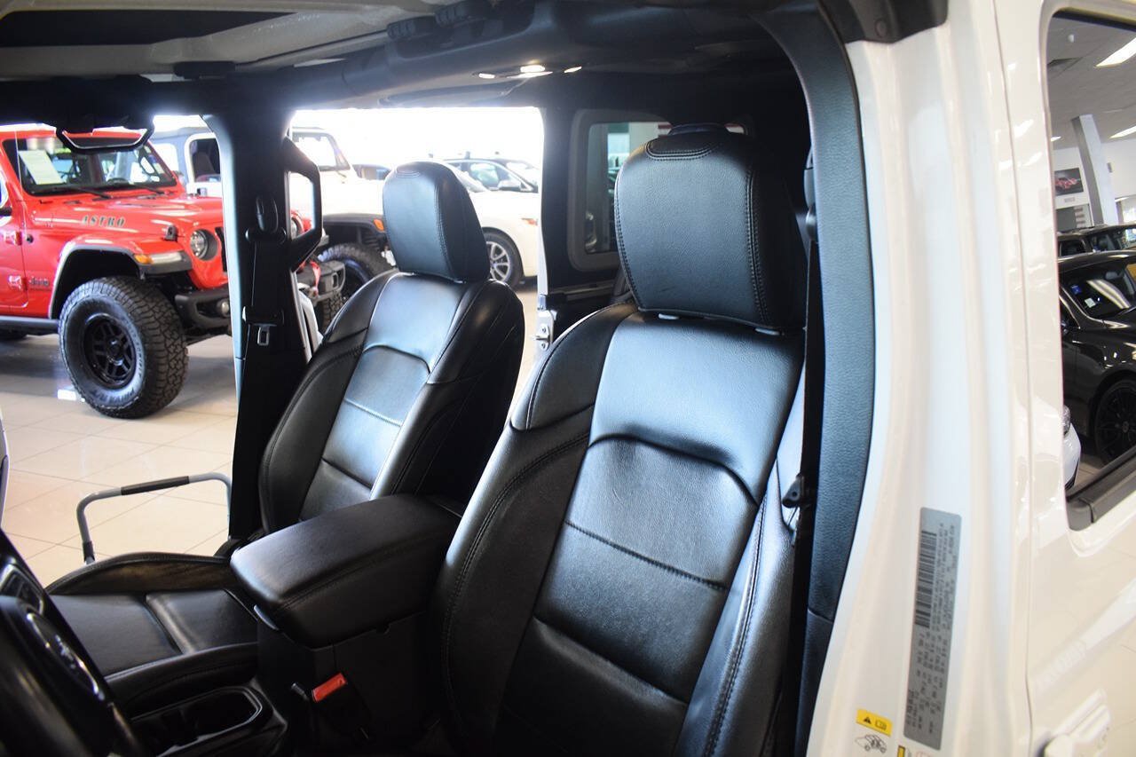 Used 2020 Jeep Wrangler Unlimited Sahara AWD/4WD image 34