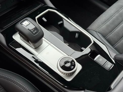 New 2025 Mitsubishi Outlander AWD image 32