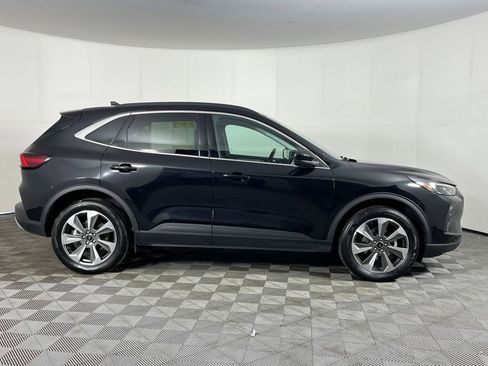 Used 2024 Ford Escape Platinum image 5