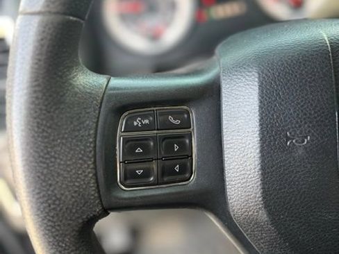 Used 2014 RAM 1500 Classic SLT AWD/4WD image 14