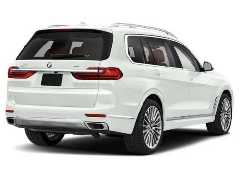 Used 2021 BMW X7 xDrive40i w/ M Sport Package image 2
