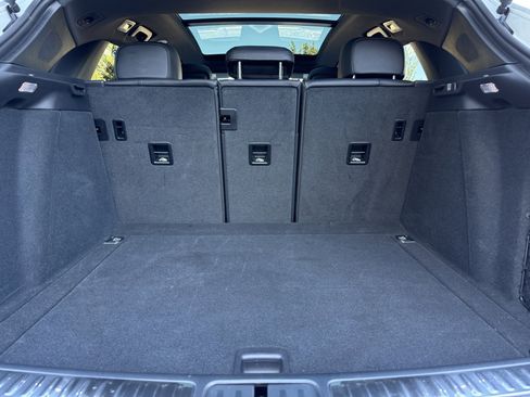 Used 2025 Porsche Macan image 34