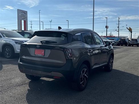New 2026 Nissan Kicks SV w/ SV Premium Package image 6