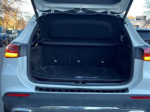 Used 2021 Mercedes-Benz GLA 250 4MATIC w/ Premium Package image 18