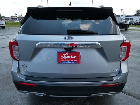 Used 2021 Ford Explorer XLT w/ Equipment Group 202A AWD/4WD image 6