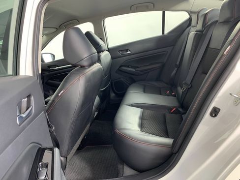 Used 2025 Nissan Altima 2.5 SR FWD image 31