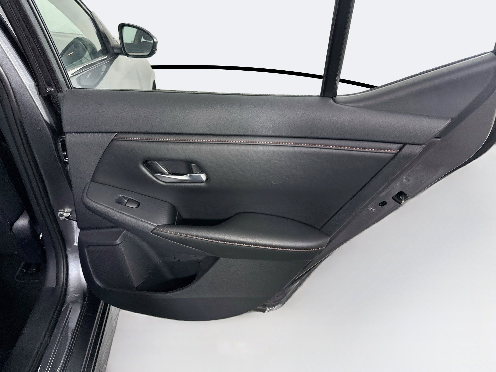 Used 2025 Nissan Sentra SR FWD image 28