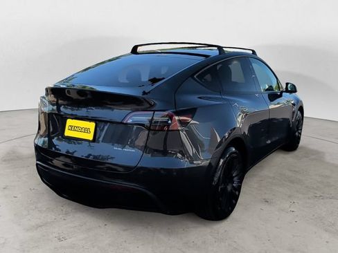 Used 2024 Tesla Model Y Long Range AWD/4WD image 5