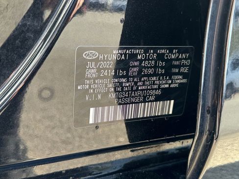 Used 2023 Genesis G70 2.0T w/ Sport Prestige Package image 30