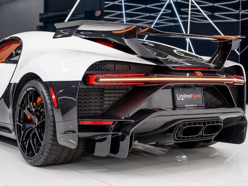 Used 2022 Bugatti Chiron Pur Sport image 15