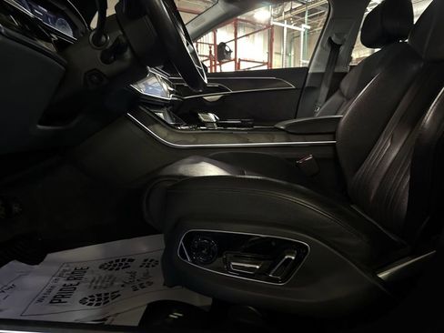 Used 2020 Audi A8 L 4.0T w/ Executive Package image 14