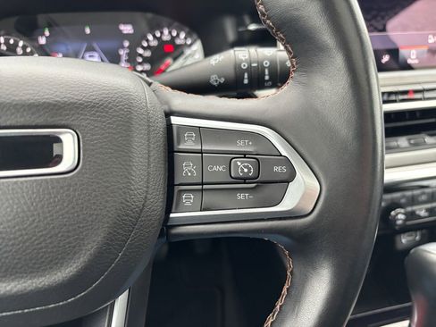 Used 2022 Jeep Compass Limited w/ Sun and Sound Group image 19