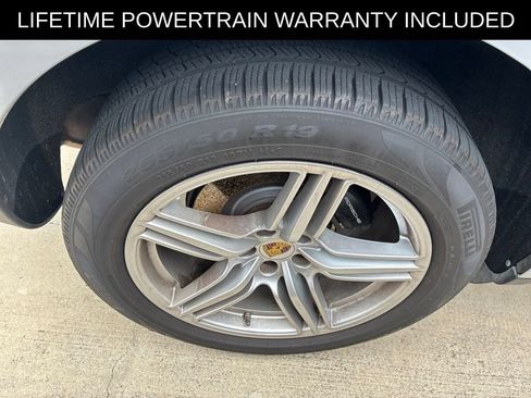 Used 2018 Porsche Macan AWD/4WD image 12