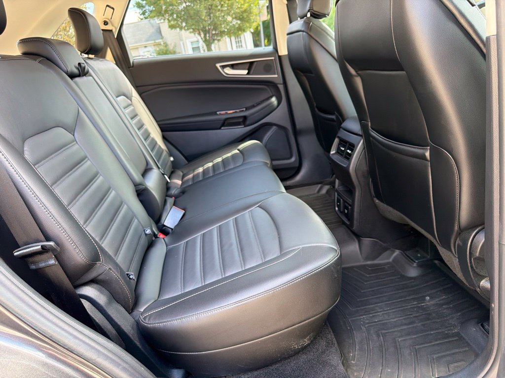 Used 2018 Ford Edge SEL w/ Equipment Group 201A AWD/4WD image 29