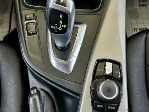 Used 2017 BMW 320i Sedan image 15