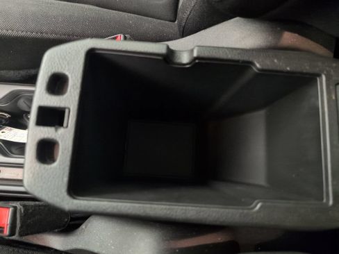 Used 2021 Jeep Renegade Latitude FWD image 38