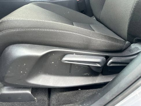 Used 2025 Honda CR-V LX image 16