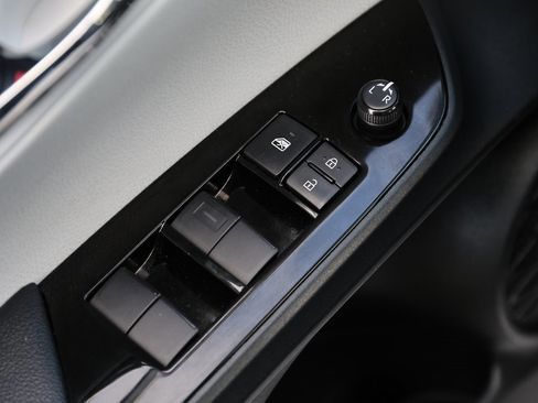 Certified 2022 Toyota Prius LE image 16