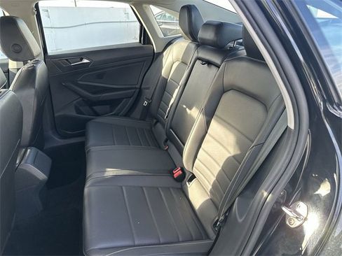 Used 2024 Volkswagen Jetta SE image 26