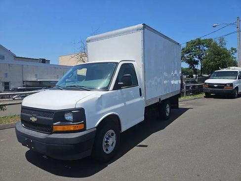 Used 2017 Chevrolet Express 3500 RWD image 1