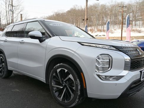 Used 2024 Mitsubishi Outlander SEL image 8