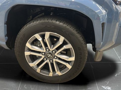 Used 2025 Toyota 4Runner 4WD image 28