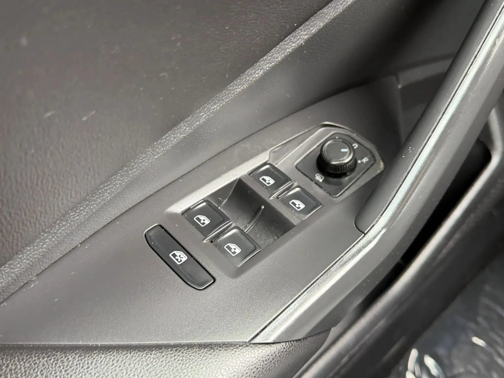 Used 2019 Volkswagen Jetta SEL FWD image 27