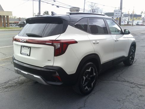 Used 2025 Kia Seltos S AWD/4WD image 5