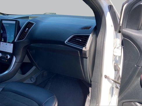 Certified 2024 Ford Edge ST-Line AWD/4WD image 18