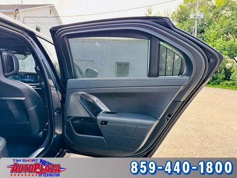 Used 2025 BMW 740i xDrive w/ Premium Package AWD/4WD image 51
