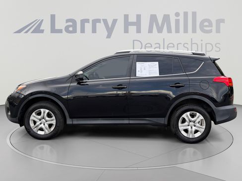 Used 2014 Toyota RAV4 LE AWD/4WD image 2