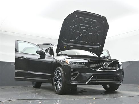 Used 2024 Volvo XC60 B5 Plus w/ Climate Package image 52
