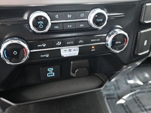 Used 2024 Ford F150 XLT AWD/4WD image 31