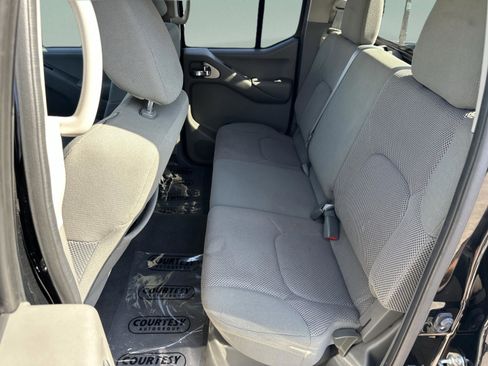 Used 2020 Nissan Frontier SV w/ Midnight Edition Floor Mats RWD image 16