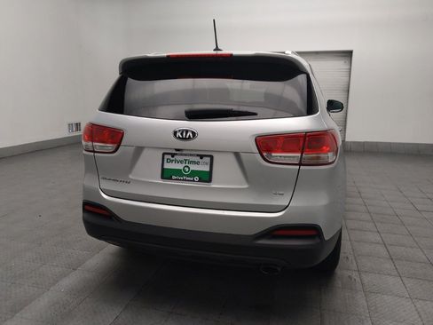 Used 2018 Kia Sorento FWD V6 image 7