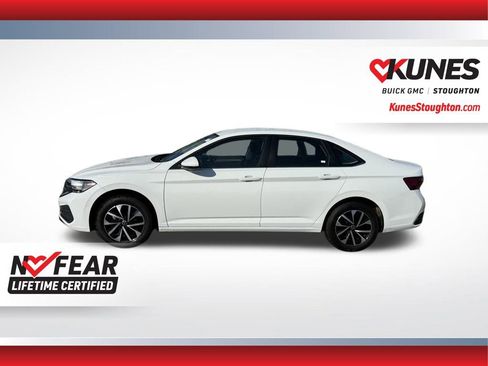 Used 2024 Volkswagen Jetta S image 7