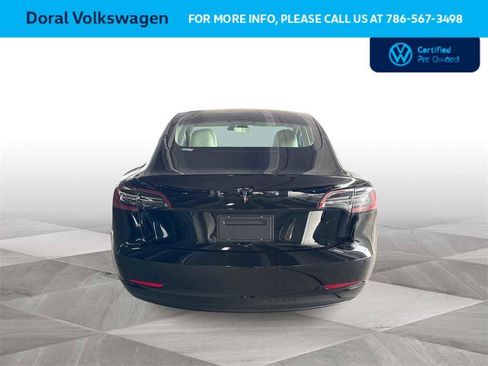 Used 2021 Tesla Model 3 Standard Range Plus image 7