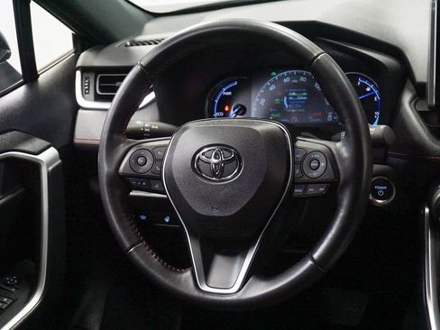 Used 2024 Toyota RAV4 SE image 18