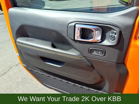 Used 2025 Jeep Wrangler Sahara image 12