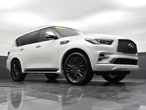 Used 2023 INFINITI QX80 Sensory w/ All-Season Package image 34