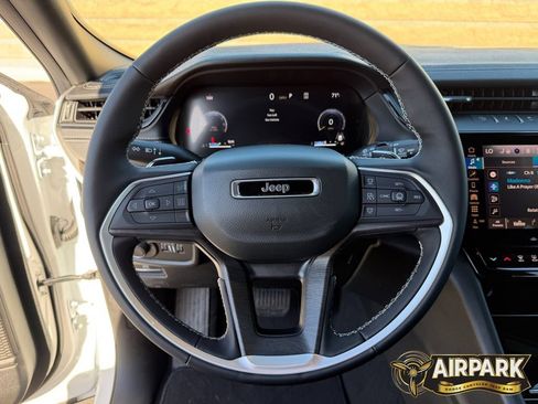 New 2026 Jeep Grand Cherokee Altitude AWD/4WD image 17