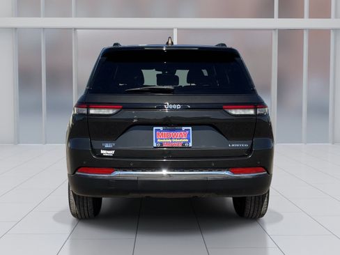 Used 2023 Jeep Grand Cherokee Limited w/ Trailer Tow Prep Group (B) RWD image 5