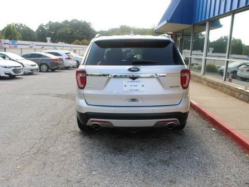 Used 2016 Ford Explorer XLT FWD image 5