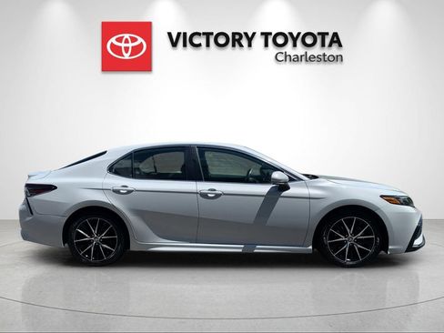 Used 2022 Toyota Camry SE w/ Cold Weather Package AWD/4WD image 6